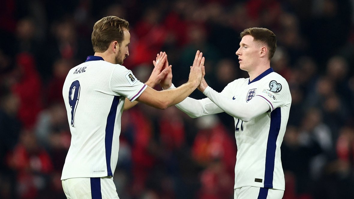    Харри Кейн и Эллиот Андерсон в сборной Англии. Reuters