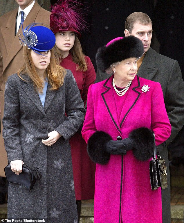 Принцесса Беатрис, Принцесса Евгения, Елизавета II и Принц Эндрю.