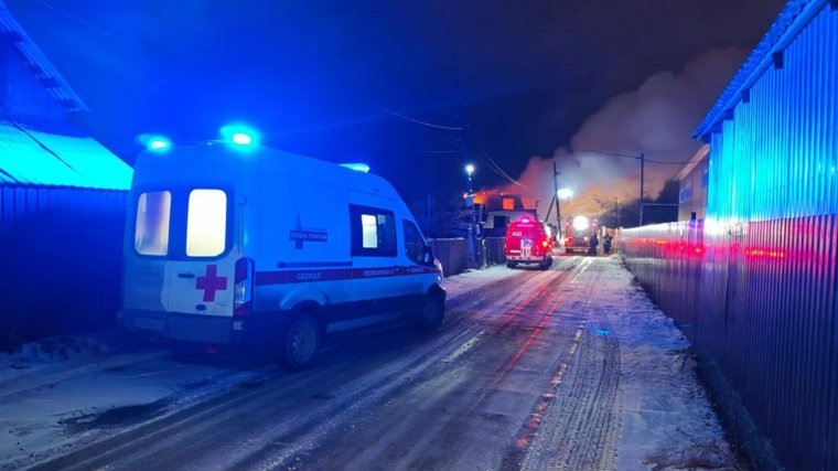    На место происшествия приехали экстренные службы