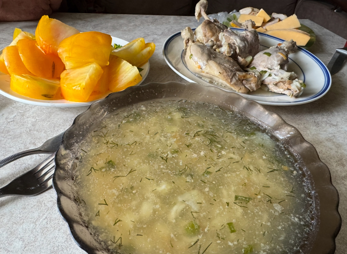 В животе все перемешается.