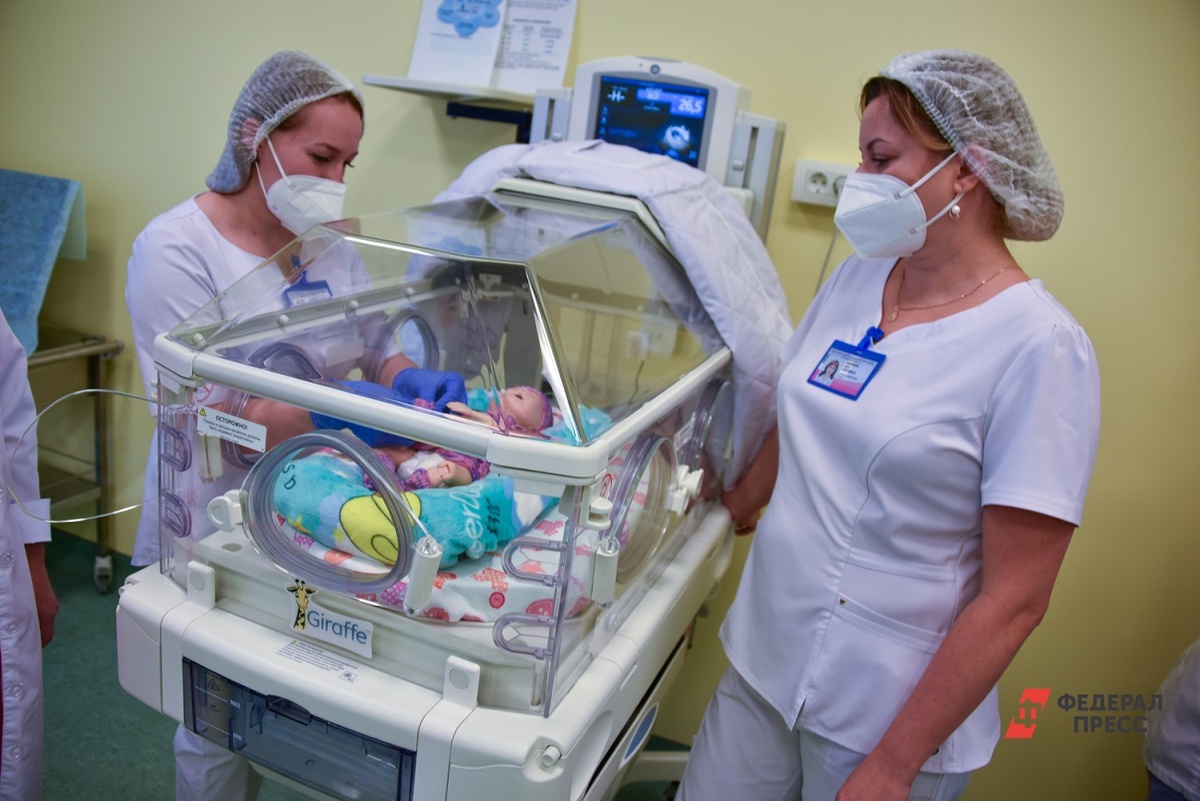 По неподтвержденной информации, их мог скинуть на пол умственно отсталый воспитанник.  Фото: Фото: ФедералПресс / Полина Зиновьева