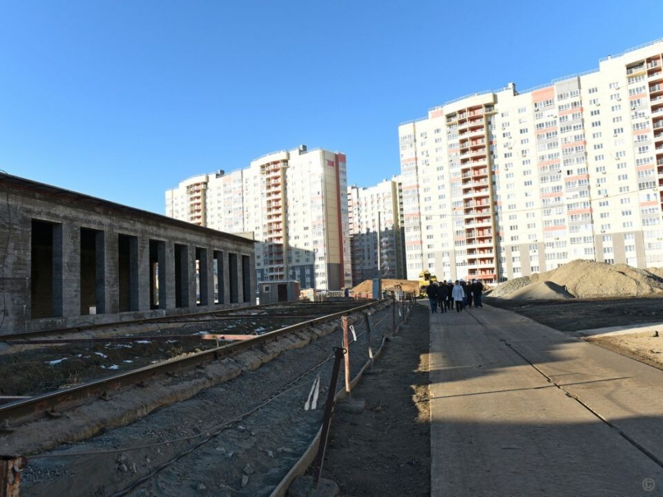    Строительство школы в Индустриальном районе Барнаула. Источник: barnaul.org