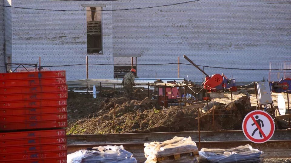    Строительство здания для филиала Городской поликлиники № 9 в Барнауле. Источник: Виталий Барабаш