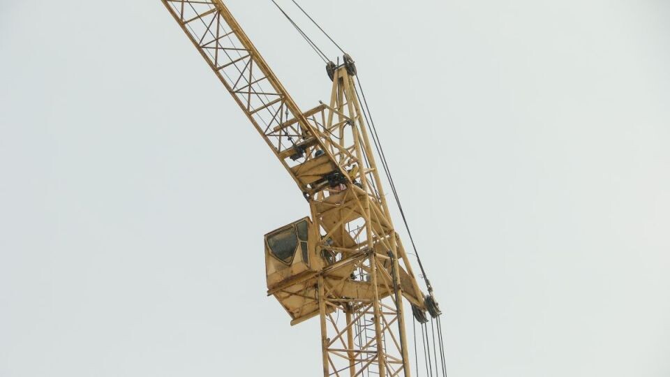    Стройка. Строительный кран. Источник: Виталий Барабаш