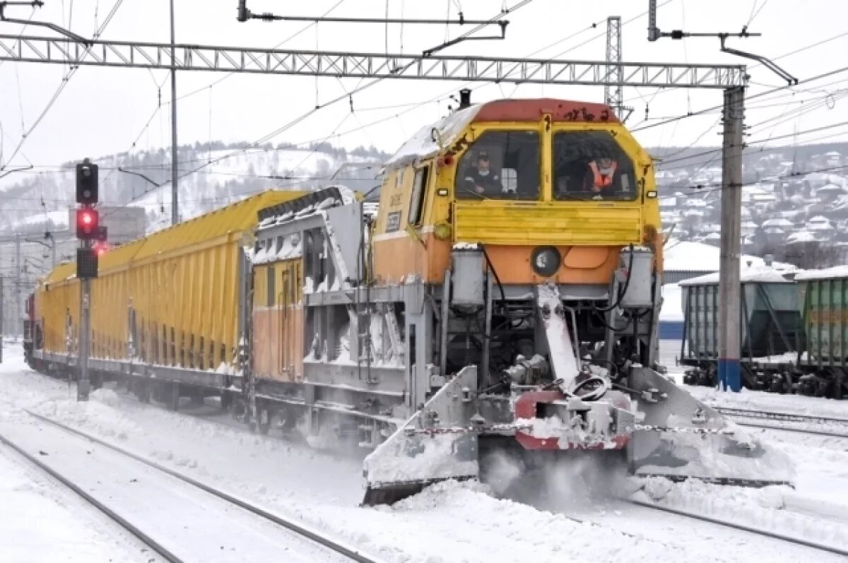    На ЗСЖД в Кемеровской области усилили уборку снега на путях
