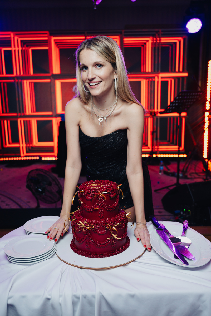 Женя Малахова