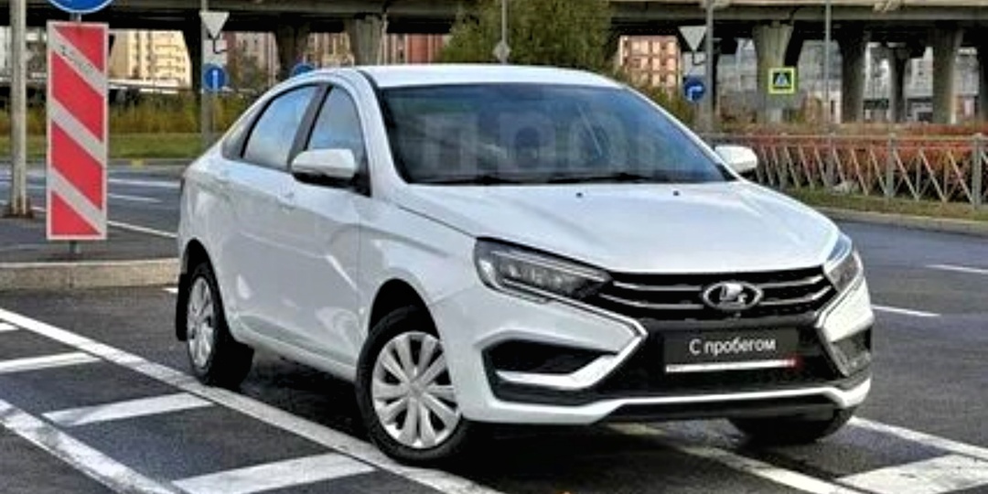 Lada Vesta за 2.7 млн и сломанная Iskra прямо в салоне - дилеры в ступоре. Зачем нам продают хлам по цене BMW?