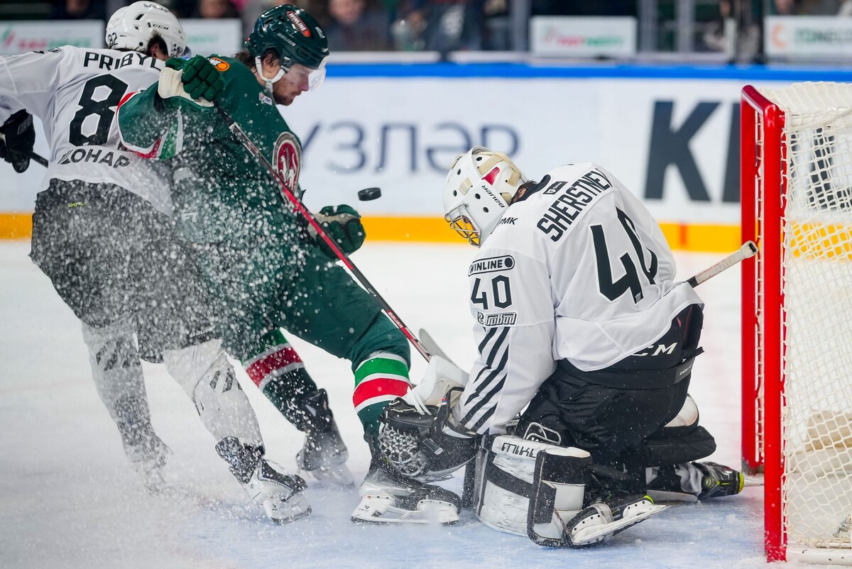 Опасная атака "Ак Барса" на ворота Савелия Шерстнёва