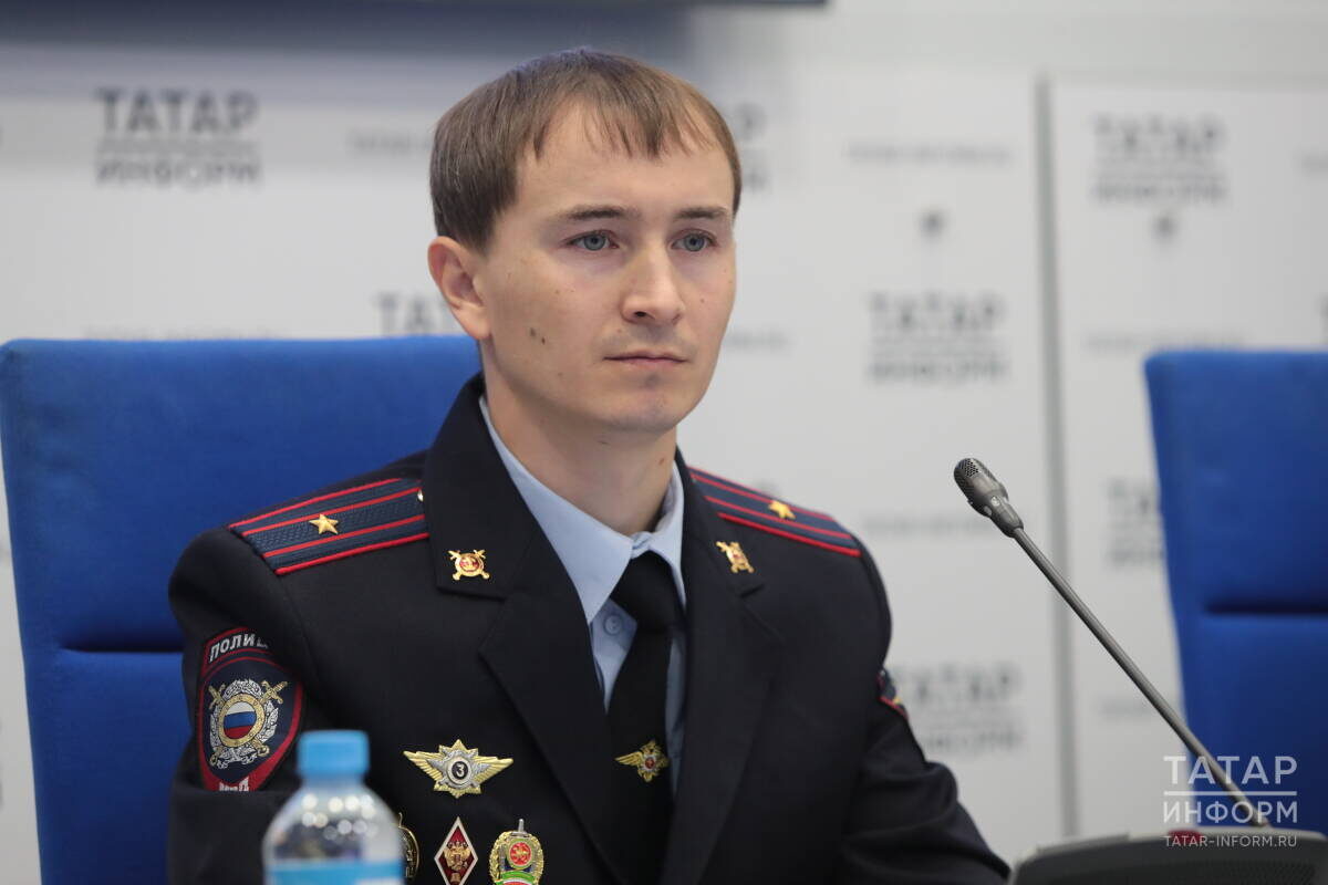 Радис Юсупов: «Схема всегда одинаковая – мошенники получают доступ в личный кабинет портала «Госуслуги». Код доступа люди отправляют им сами, практически добровольно»Фото: © Рамиль Гали / «Татар-информ»
