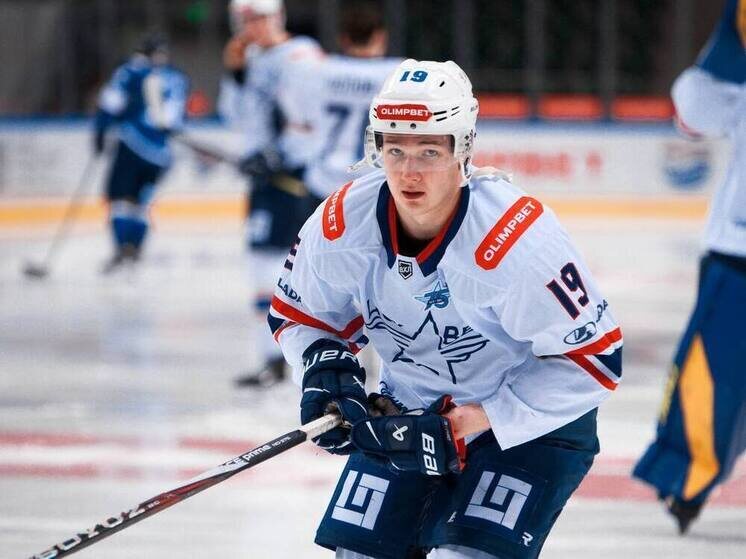     Форвард самарцев Айдар Галимов. Фото: соцсети ХК ЦСК ВВС