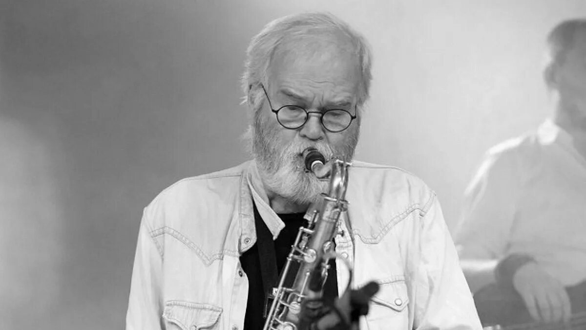 Ян Клинг — шведский музыкант, саксофонист, флейтист и кларнетист.