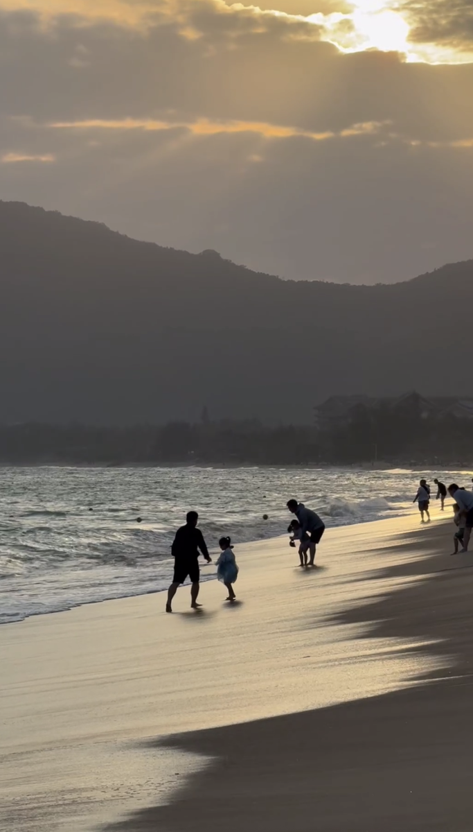 Бухта Ялонг, Хайнань