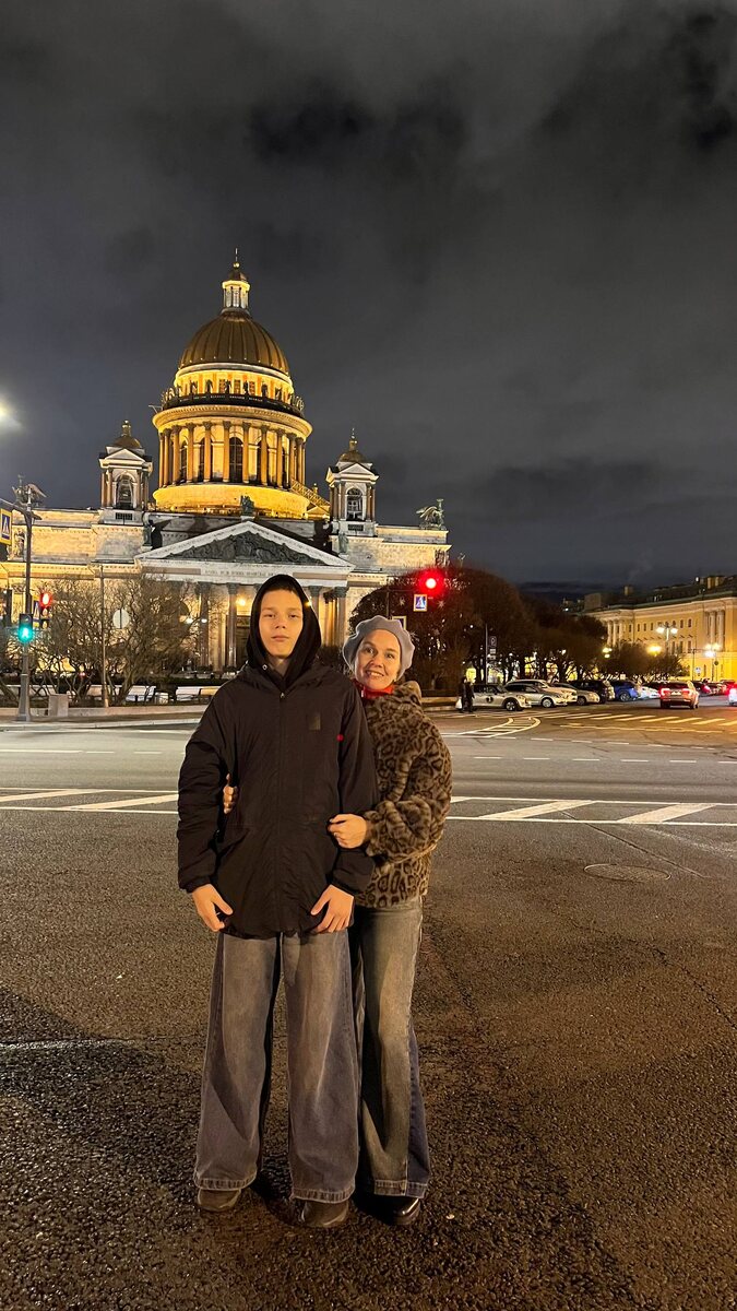 Заставить этого человека сфотографироваться - задача со звездочкой. Заставить его сделать нормальное лицо - impossible 