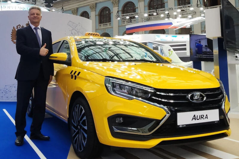    АвтоВАЗ представил Lada Aura для такси (фото: Lada)