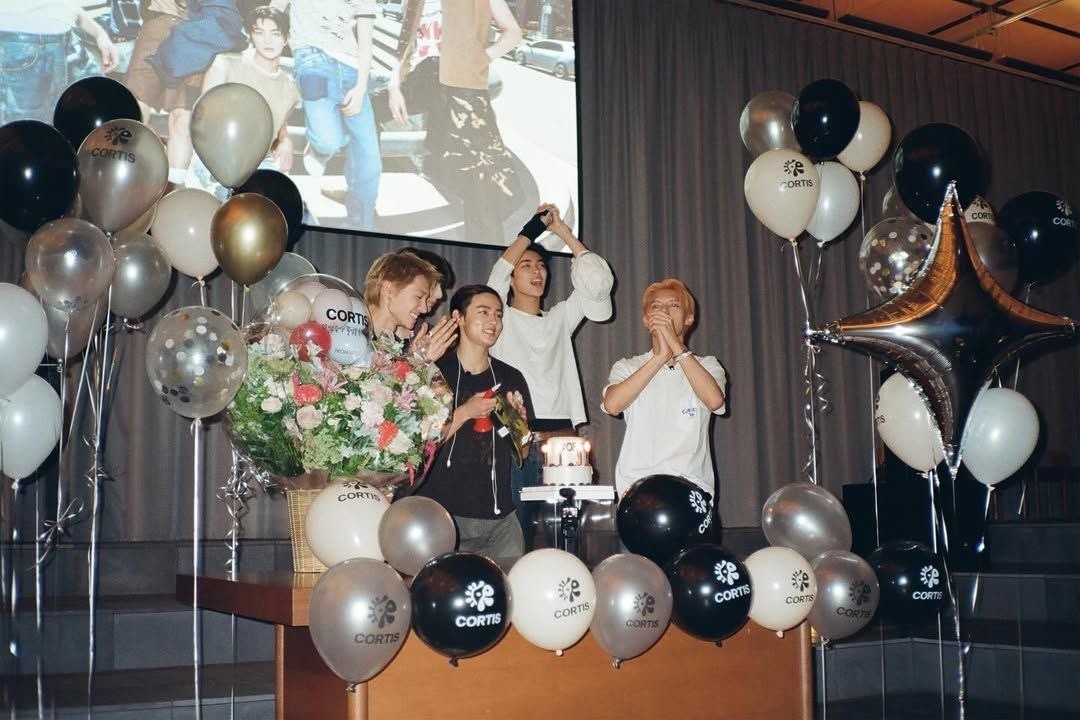 CORTIS празднуют 100 дней после дебюта