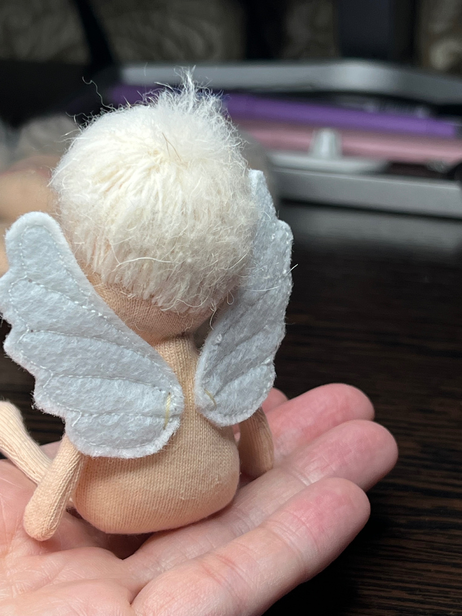 Игровая текстильная куколка ростом 8 см