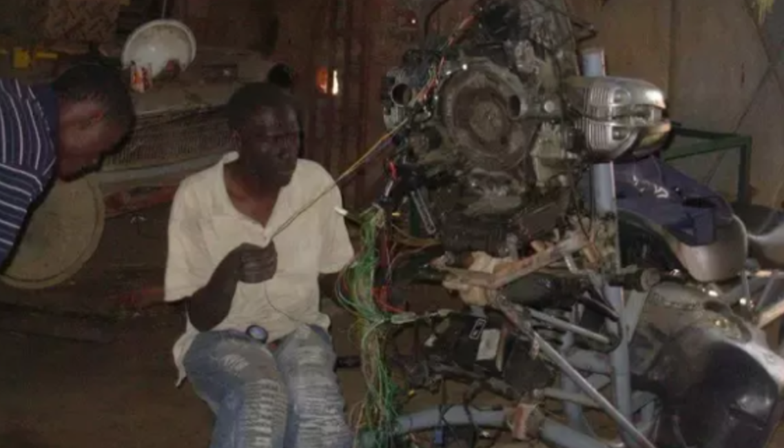 Байла Ндиайе в работе