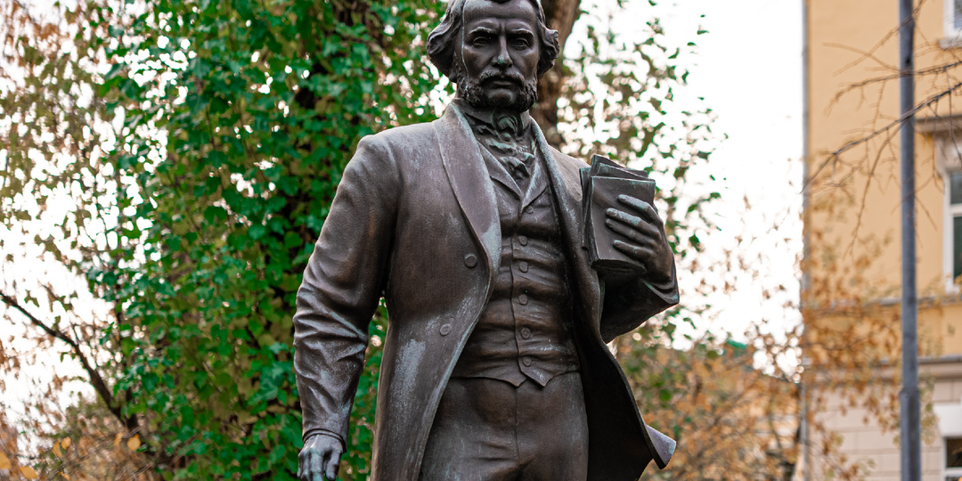 Москва Тургенева: адреса детства, «тёплый-претёплый» дом на Остоженке и любовь к «проклятой цыганке»