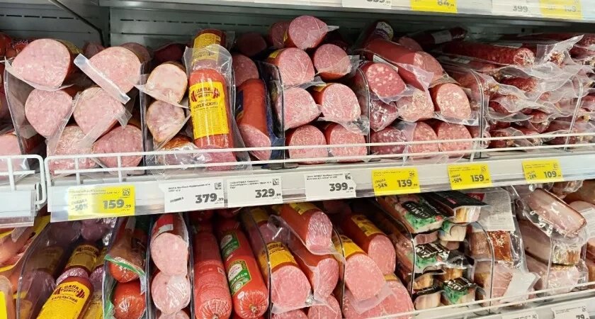    Сразу несите на кассу 3 палки: какие колбасы названы самыми лучшими — смотрим буквы и состав