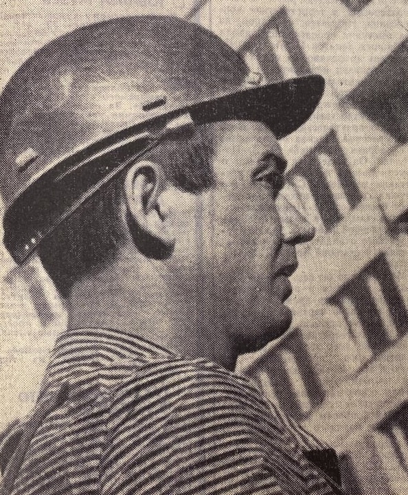 Бригадир Владимир Алексеевич Афанасьев, член ленинградского Обкома КПСС. Фото из газеты "Ленинградская правда" за 8 июня 1972 г.