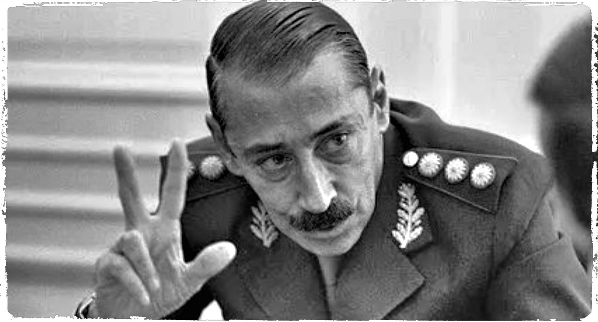 В молодости этот офицер не проявлял никаких политических амбиций, оставаясь в тени сослуживцев. 