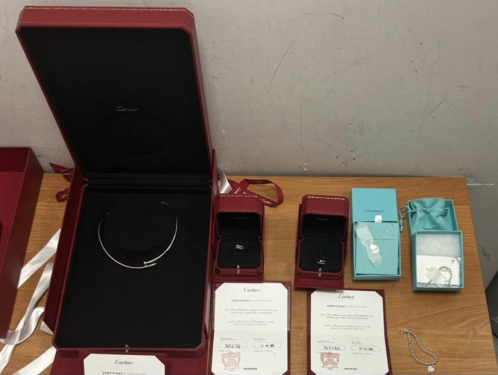    Жительницу Татарстана оштрафовали за контрабанду Cartier и Tiffany&Co