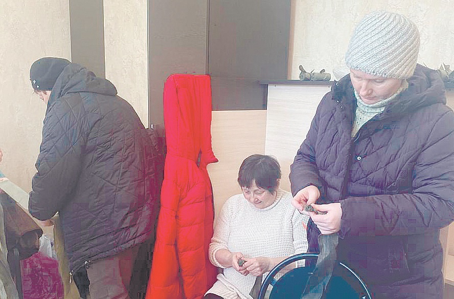   А. Воробьевская, Ю. Калинина, А. Дорошенко gazeta