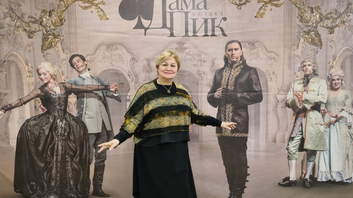 Фотозона в фойе дворца.