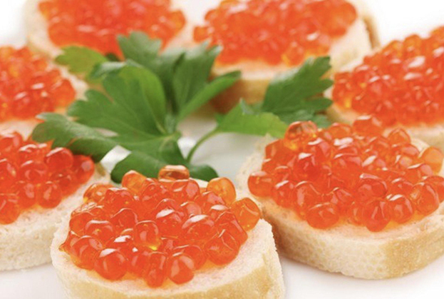 Рецепт 1: Классические бутерброды с красной икрой