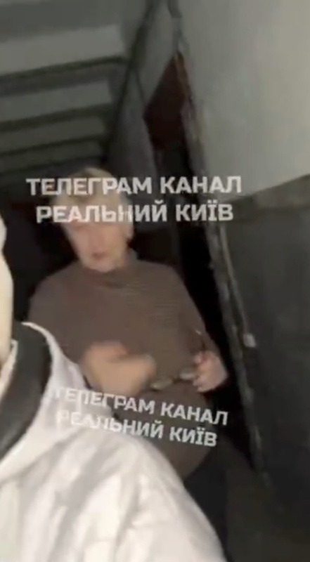    «Свой подвал к телу ближе». В Киеве женщину с ребёнком во время обстрела жильцы не пустили в домовое укрытие