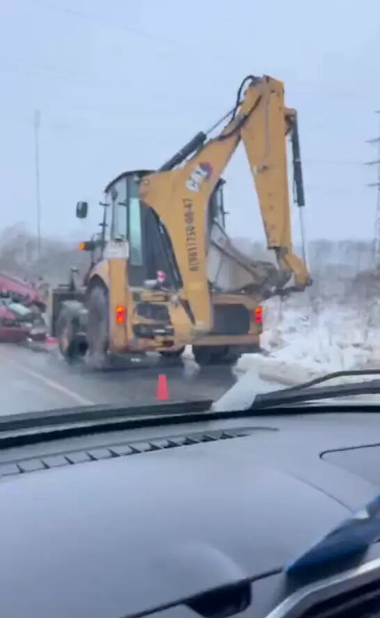    Фото: стоп-кадр видео из телеграм-канала «Мегаполис | ДТП и ЧП | Санкт-Петербург | Питер»