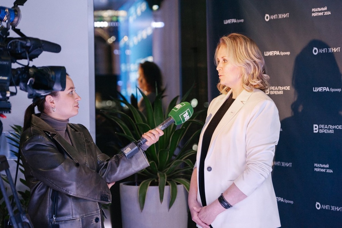    «Мы стремимся создать не конкурентную, а дружественную деловую среду», — отмечает директор и главный редактор «Реального времени» Анна Саушина. Тимур Попов