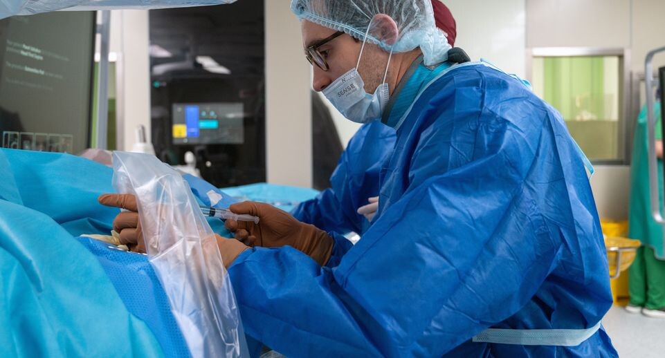    Операционная с новейшим медицинским оборудованием в Детском клиническом центре им. Л. М. Рошаля в Красногорске / Медиасток.рф