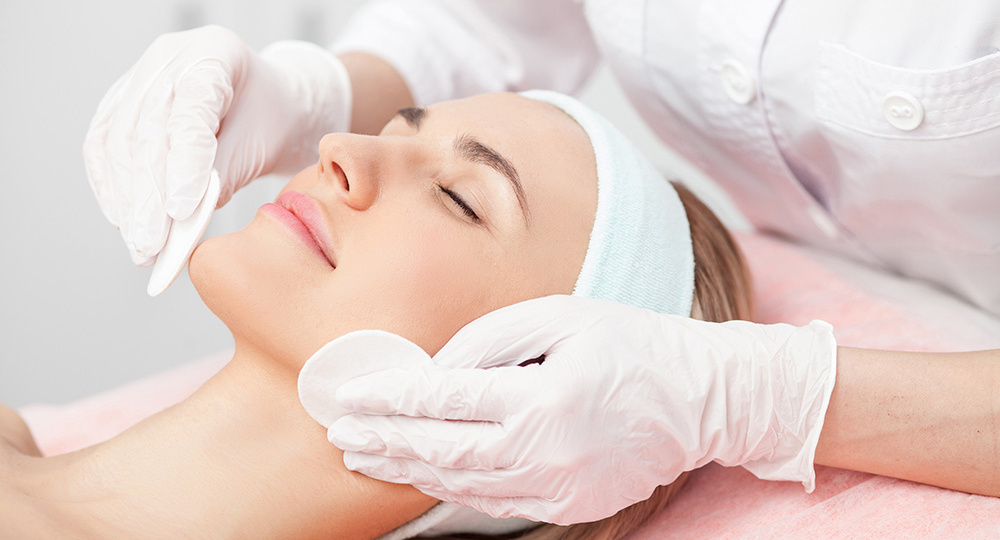 5 признаков, что вашей коже срочно нужен уход у косметолога