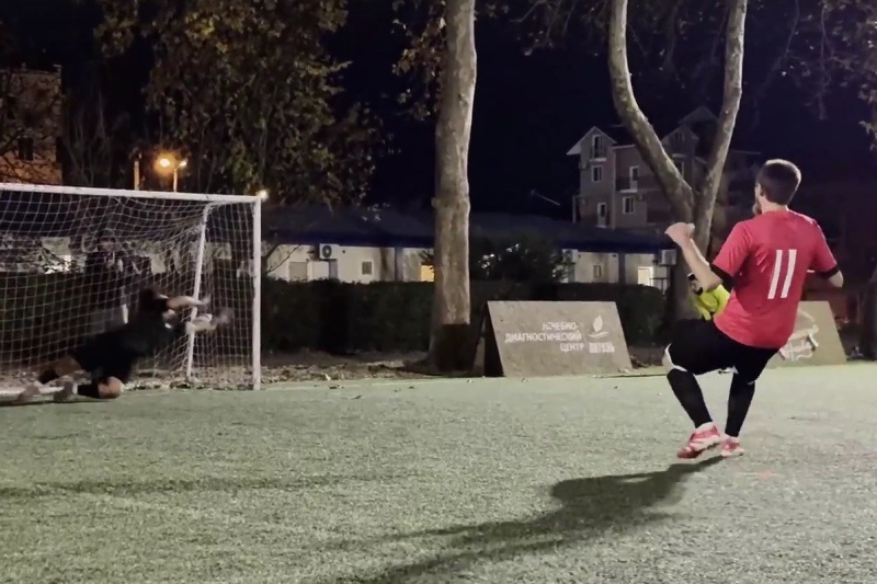    Игрок «Шахтера» Денис Санько открывает счет в послематчевой серии пенальти admin