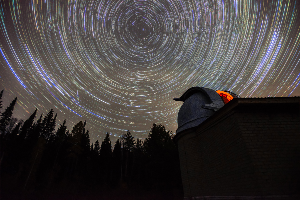 Наблюдения велись в том числе на телескопах Коуровской астрономической обсерватории УрФУ. Фото: Евгений Кудымов. 