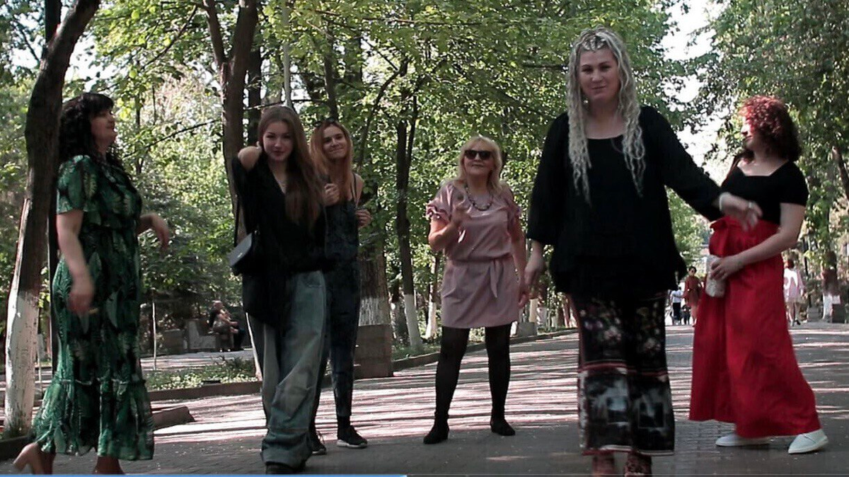 На съёмке клипа. Фото автора канала