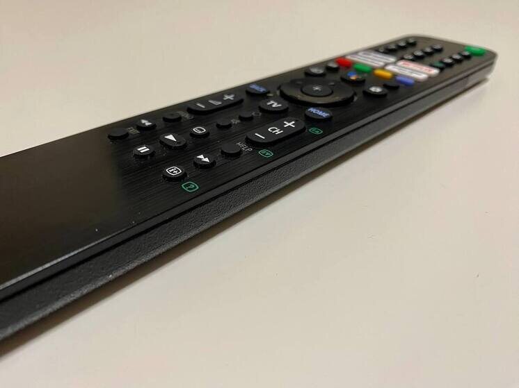     При получении товара он заметил дефект: матрица не была закреплена к основанию. Фото: архив МК в Питере.