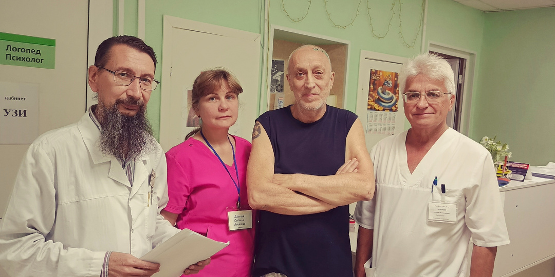 Неврологи и нейрохирурги двух свердловских больниц спасли 67-летнего екатеринбуржца от последствий «взрыва» в голове