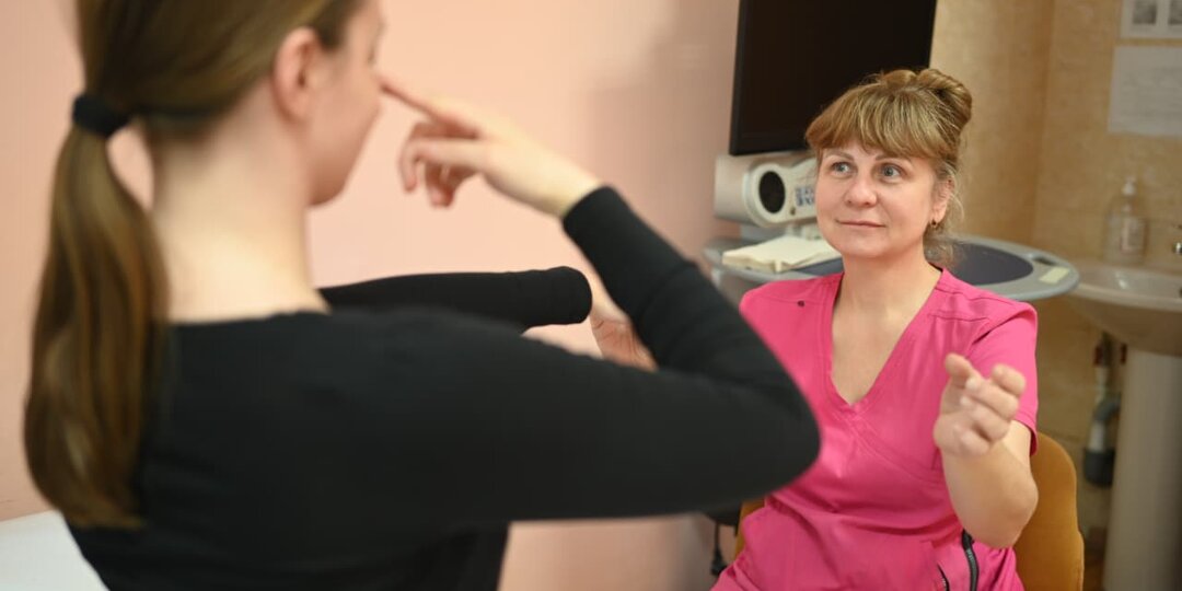 Бдительность коллеги и оперативные действия свердловских медиков спасли жизнь 40-летней женщине с инсультом