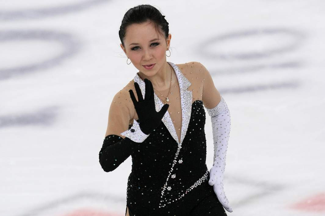 Фигуристка Елизавета Туктамышева выступает с короткой программой в женском одиночном катании на чемпионате России по фигурному катанию. 2011 год. Фото: РИА Новости/Максим Богодвид 