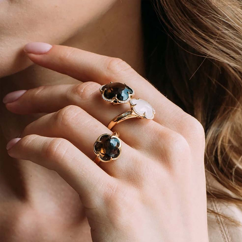 Кольца Pasquale Bruni Bon Ton из розового золота с бриллиантами, дымчатым кварцем и агатом