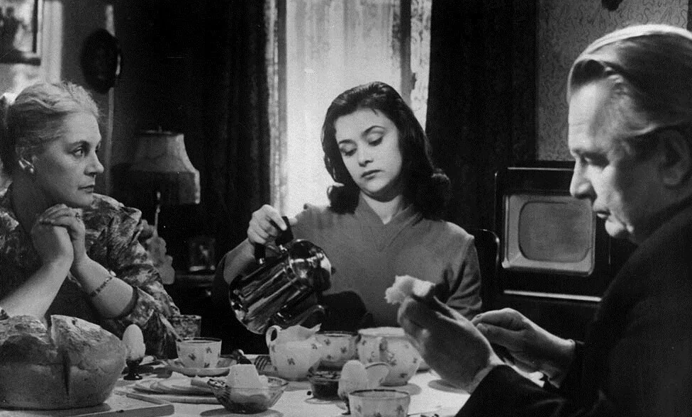 Кадр из фильма "Отчий дом". Яндекс картинки.