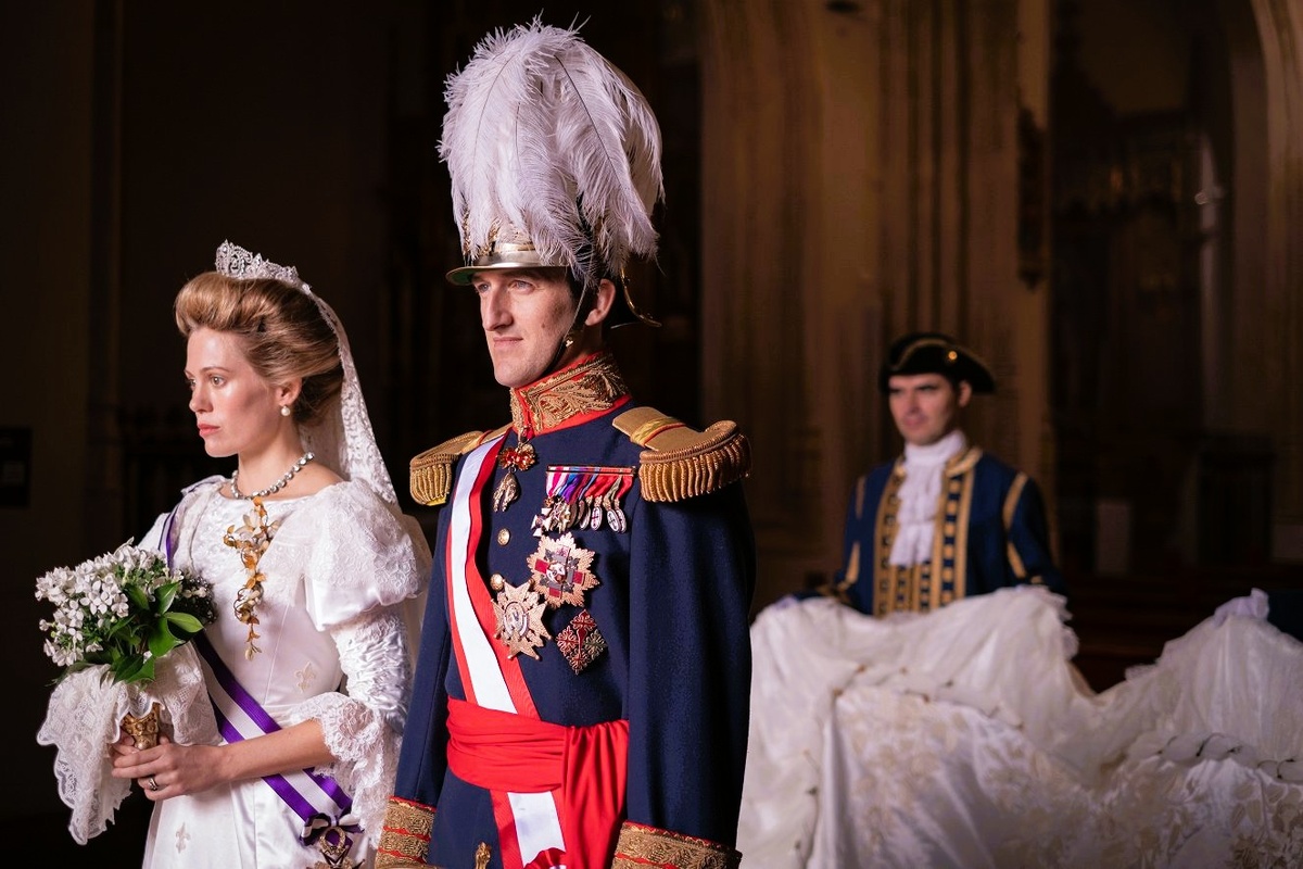 Кадры из сериала «Эна, королева Испании», 2025 год