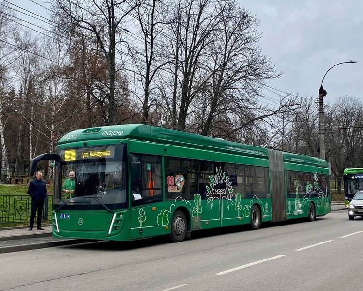     В Курске запустили новый троллейбус‑«гармошку» вместимостью до 150 человек