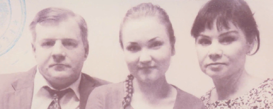 1983 год. Мать начала встречаться с парнем дочери и избавилась от неё, чтобы не мешала