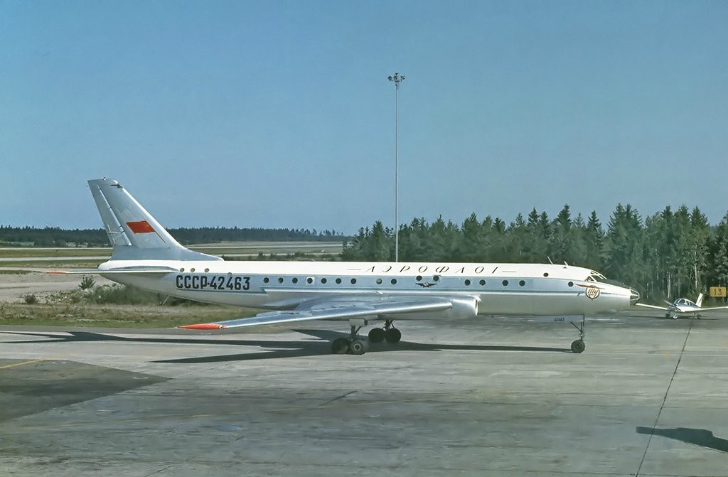 Самолёт Ту-104А в стокгольмском аэропорту Арланда, июнь 1966 г. Автор – Ларс Содерстрём