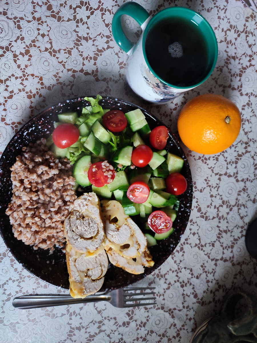 Обед. Диета шикарная, как дочь говорит. 