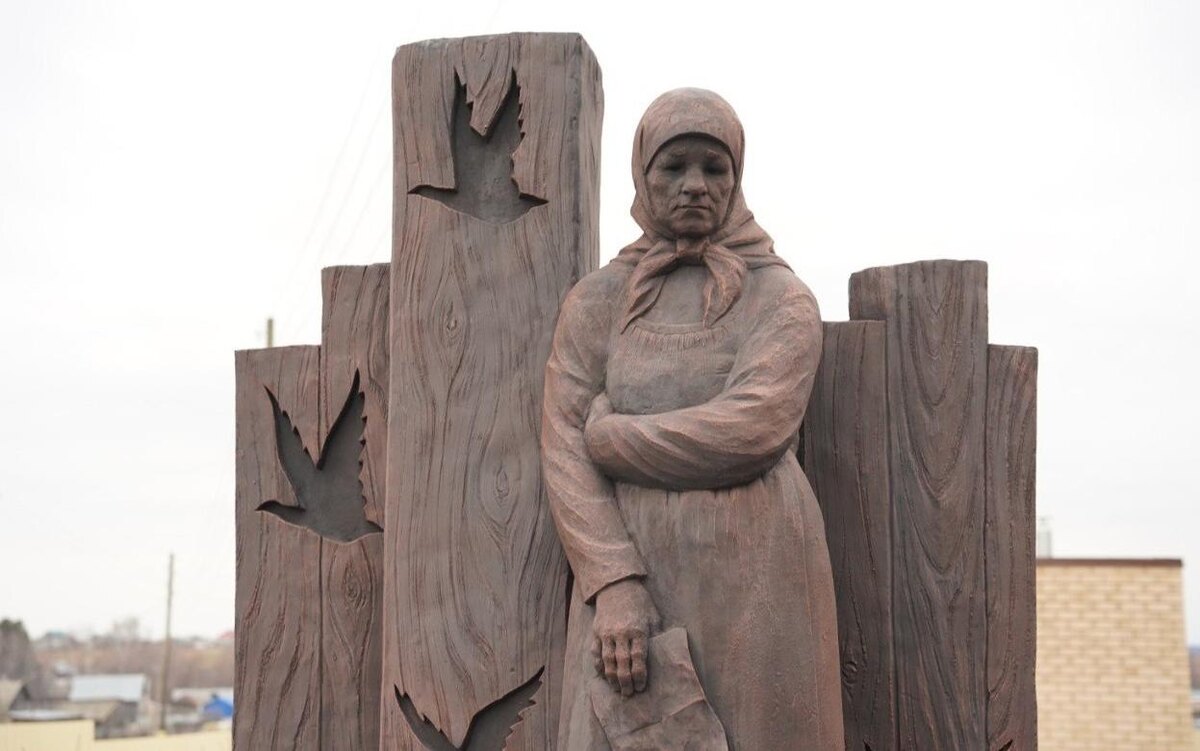    Памятник матерям защитников Родины открыли в Удмуртии