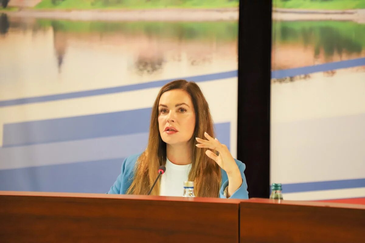    Ведущая Первого канала Екатерина Андреева выступила с лекцией в Пскове